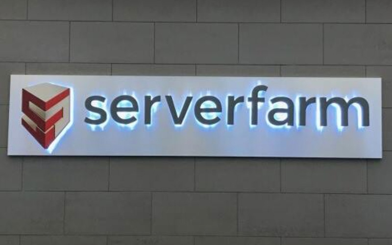 Illuminated wall sign for serverfarm